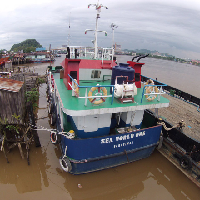 Armada Pengangkutan Kapal Berkapasitas 120.000 liter